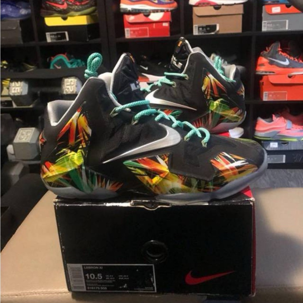 Nike Lebron 11 Everglades size 10.5